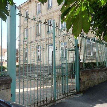 Studio Dans Charmante Batisse De Maitre Compiegnoise Compiègne Eksteriør bilde