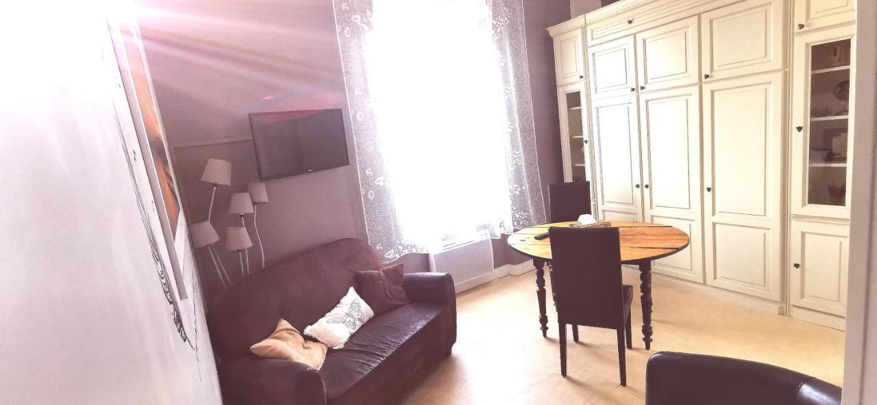 Studio Dans Charmante Batisse De Maitre Compiegnoise Compiègne Eksteriør bilde